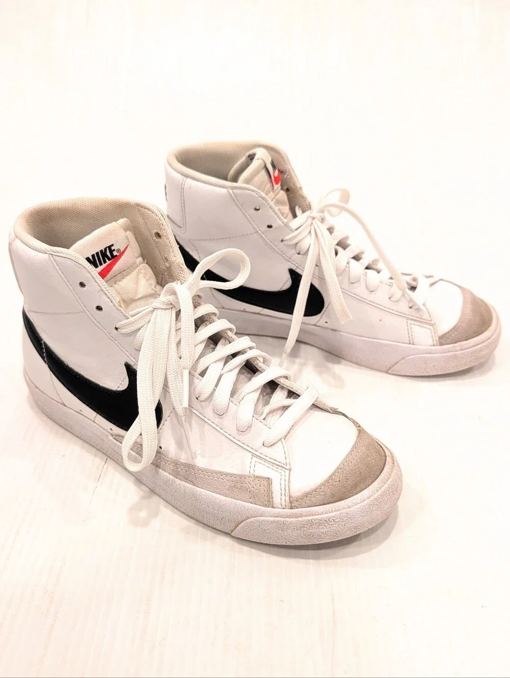 NIKE Blazer Mid 77 Vintage White High-Top Sneakers with Black Swoosh Youth Size7